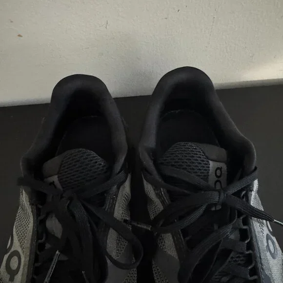 Women's On Cloud Shoes - Black - Size 7 - Picture 4 of 7